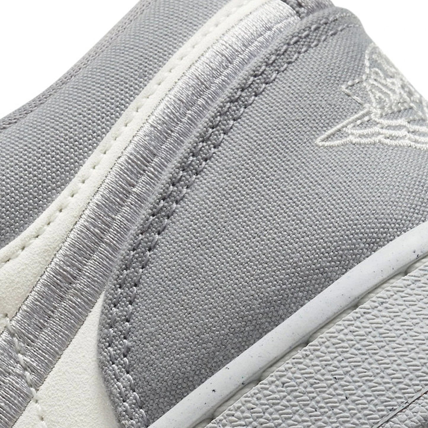 1 Low SE 'Light Steel Grey' W (2023)
