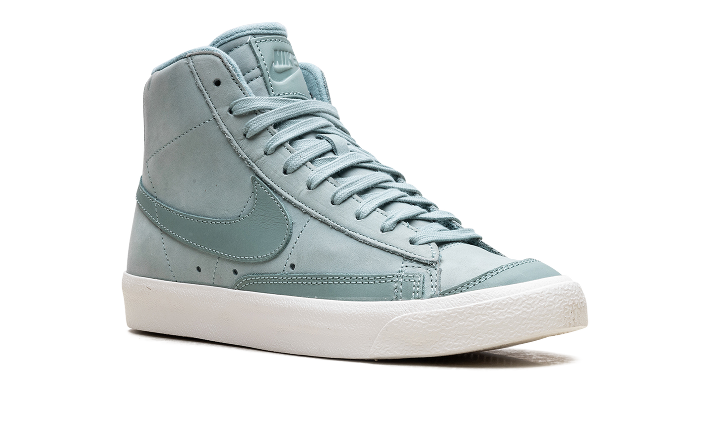 Blazer Mid WMNS"Mineral" DQ7572 300