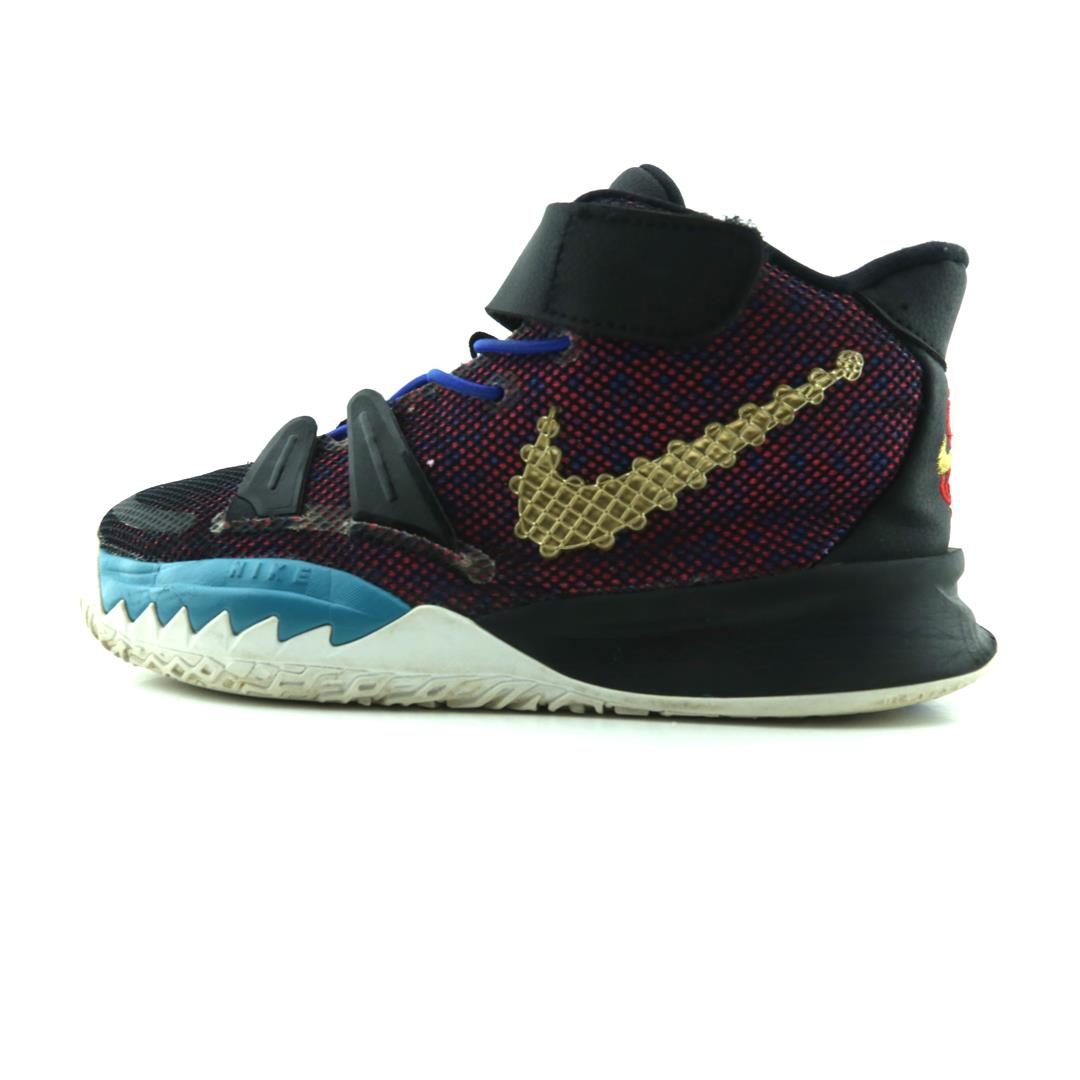 KYRIE 7