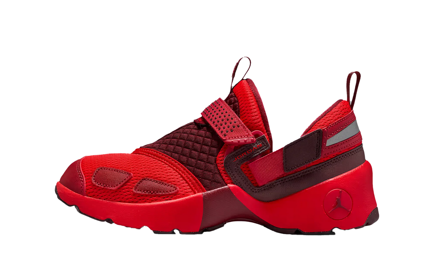 Jordan Trunner LX WMNS "Chile Red" HQ2164 601