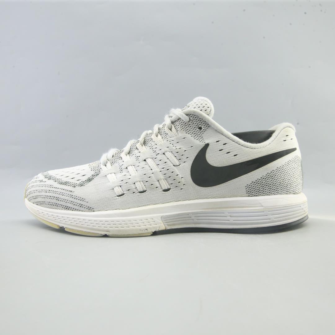 AIR ZOOM VOMERO 11