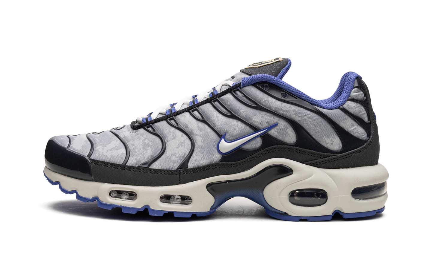 Air Max Plus SE "Social F.C." DQ3981 001