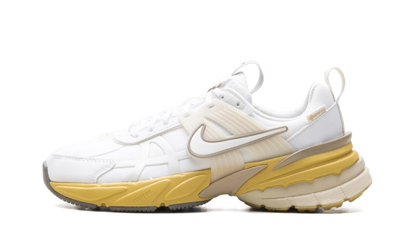 V2K Run WMNS "Gore-Tex White Light Bone" FZ2622 100