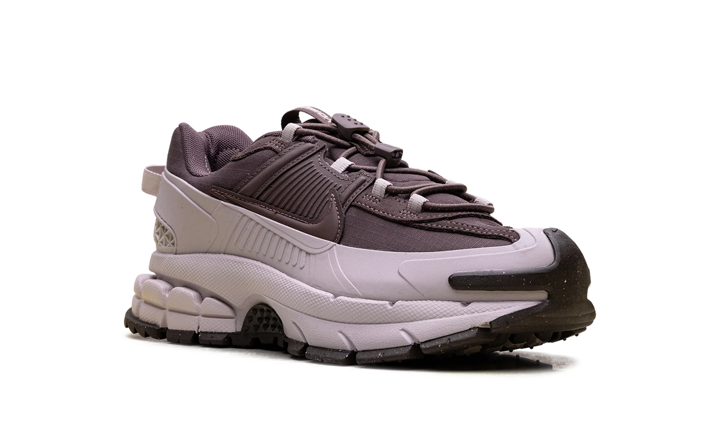 Nike Zoom Vomero 5 Roam WMNS "Particle Rose" HQ2181 501