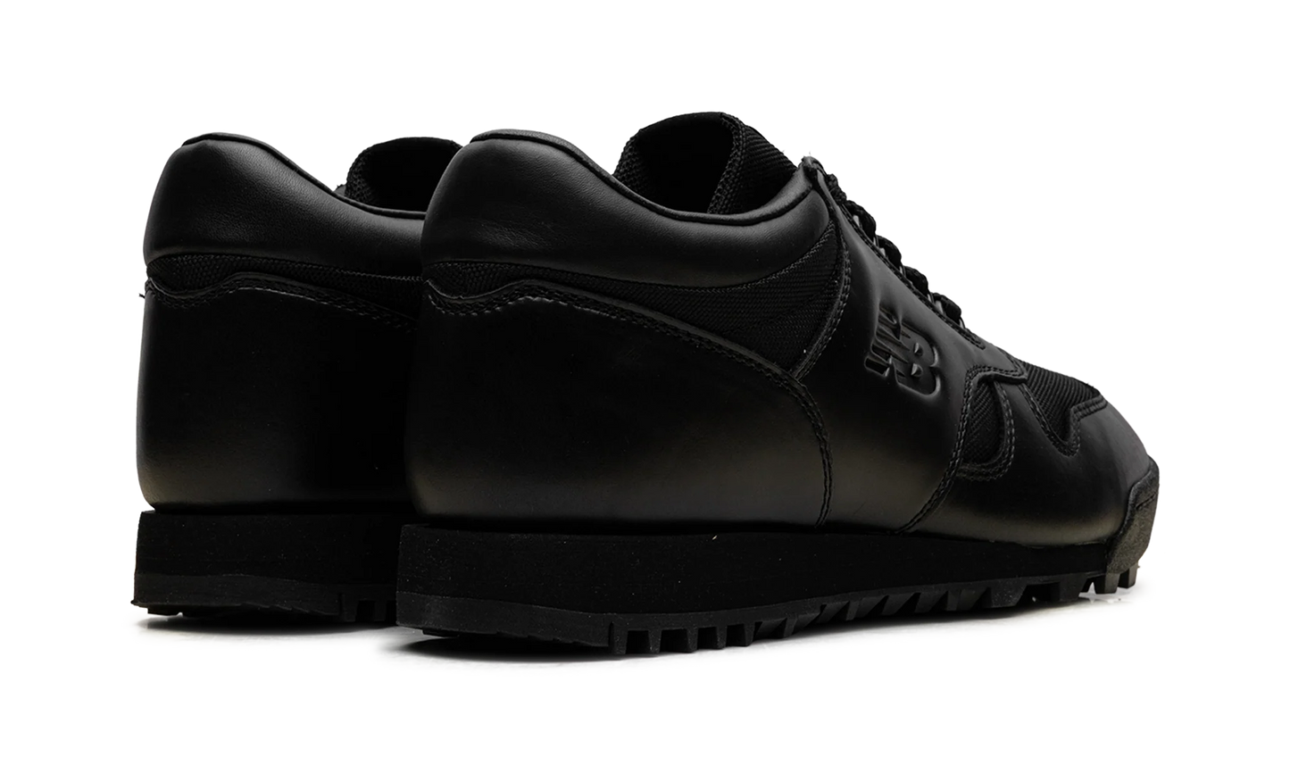 Rainier Low "Triple Black" UALGSBBB