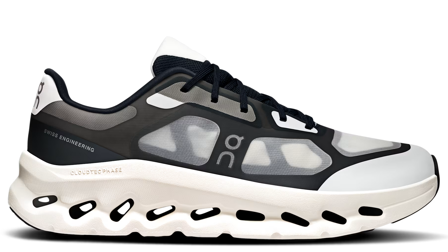 Running Cloudtilt Remix Black Ivory