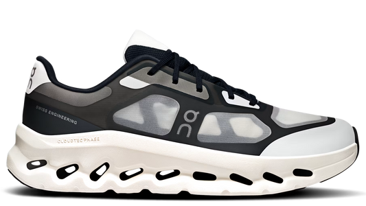 Running Cloudtilt Remix Black Ivory