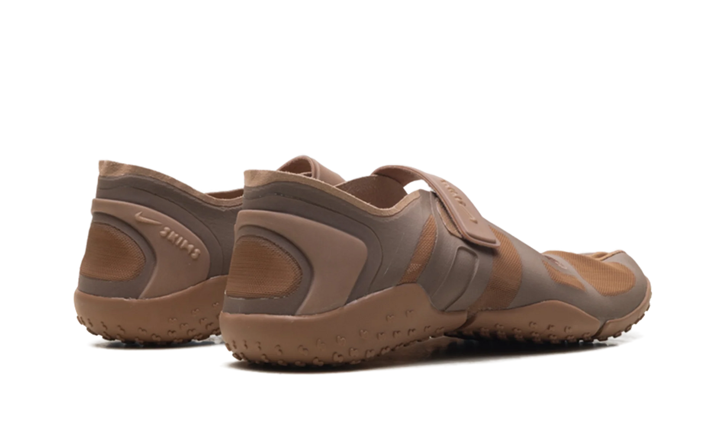 Air Rift Mesh WMNS "SKIMS - Archaeo Brown" IO7694 201