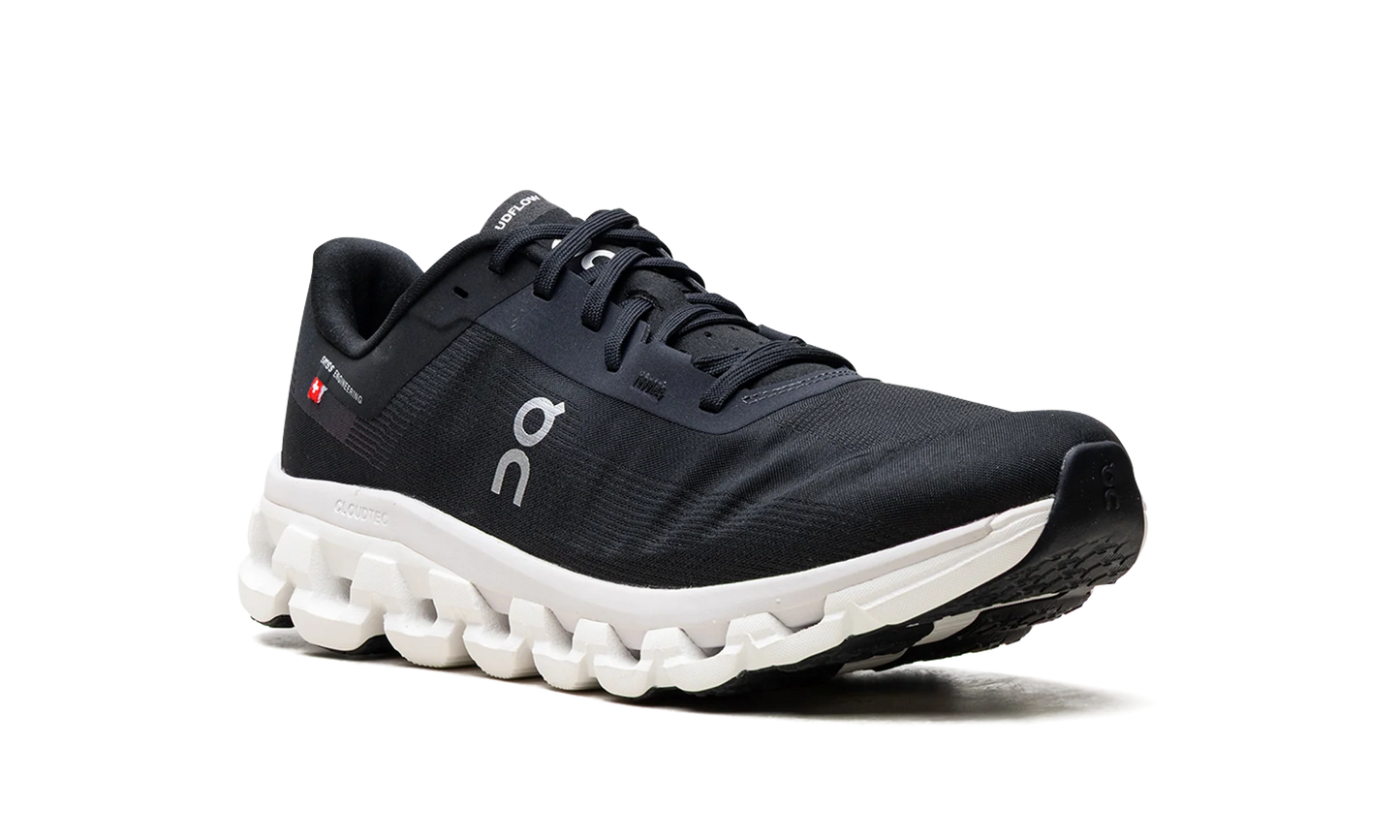Cloudflow 4 WMNS "Black White" 3WD30110299