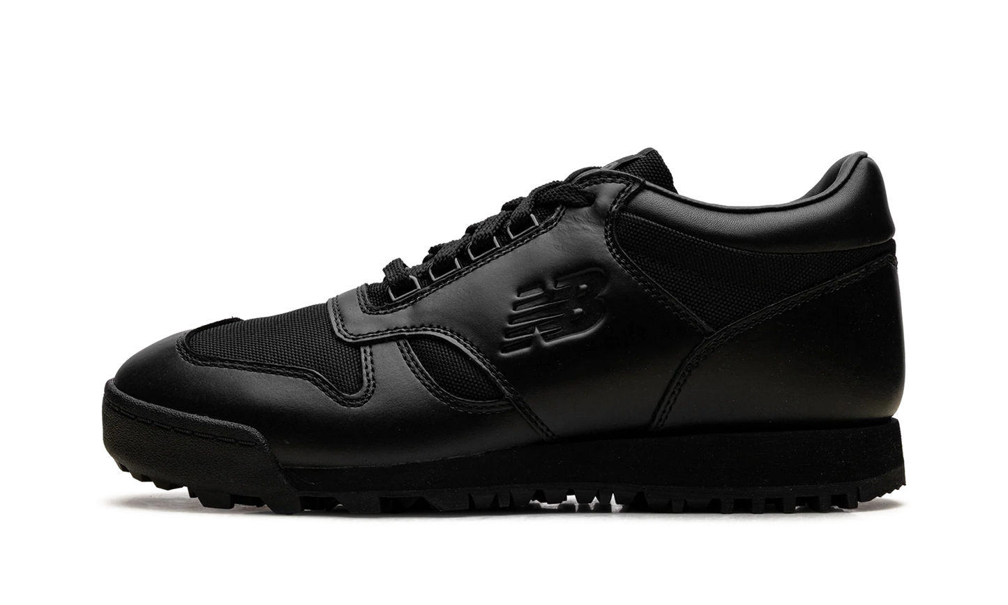 Rainier Low "Triple Black" UALGSBBB