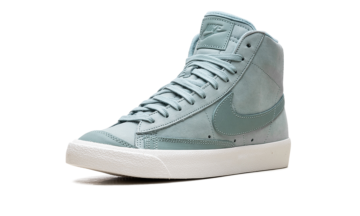 Blazer Mid WMNS"Mineral" DQ7572 300