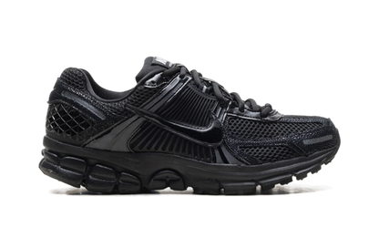 Zoom Vomero 5 WMNS "Black Patent" II6236 001