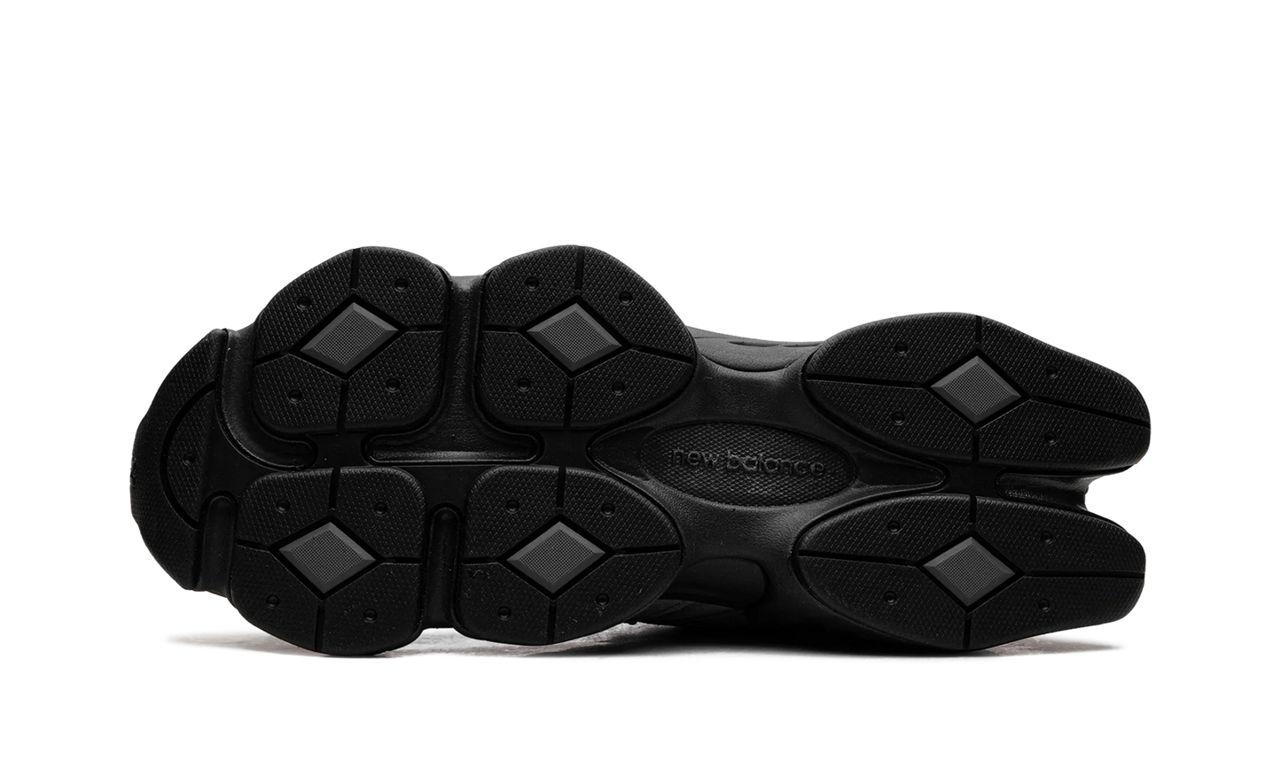 9060 "JD Sports Exclusive - Grey Black Red" U9060jbo