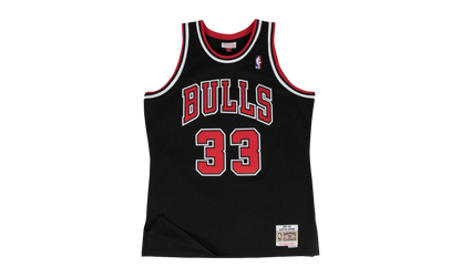 NBA Scottie Pippen Swingman Alternate Jersey "1997 Chicago Bulls - Black" SMJYGS18151 CBUBLCK97SPI