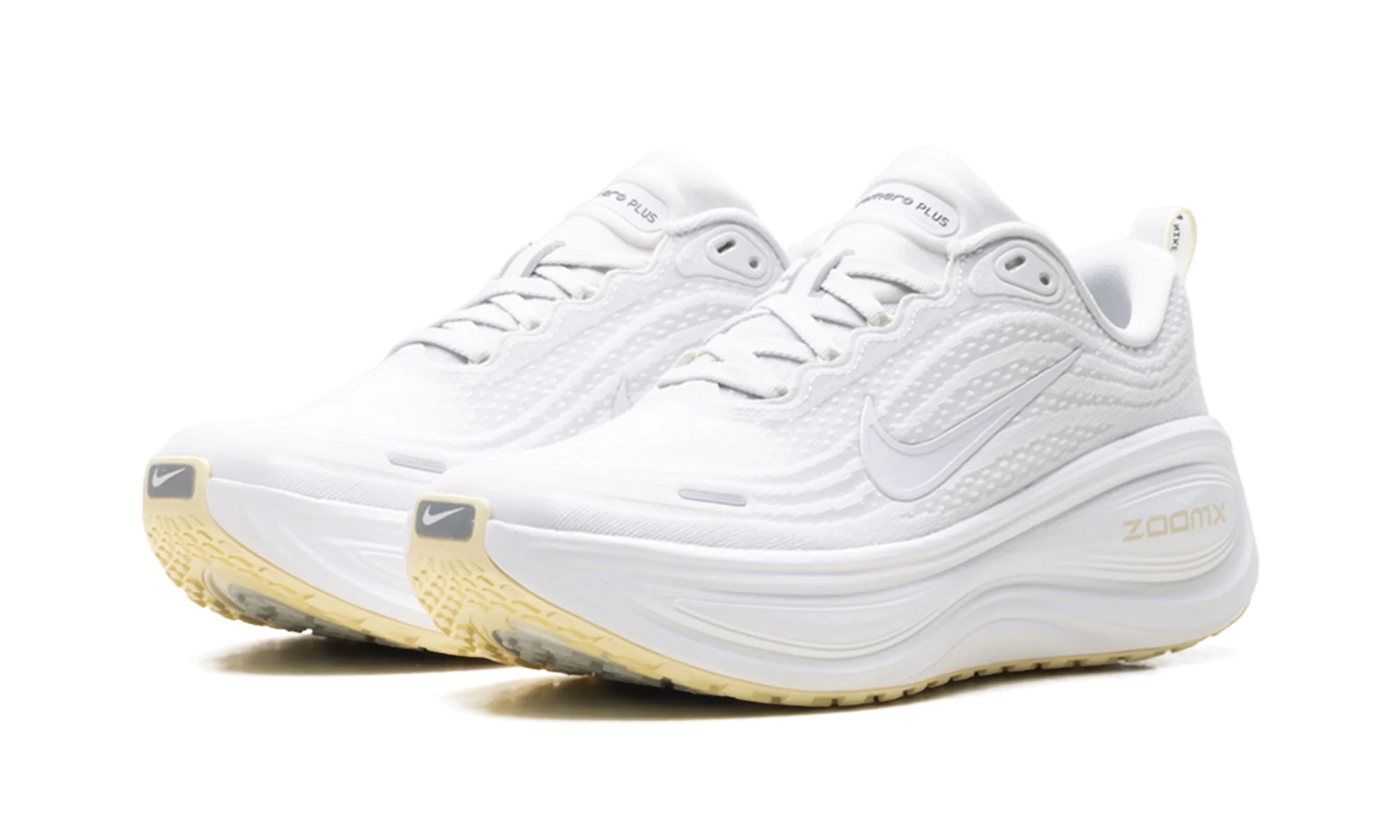 Vomero Plus WMNS "Photon Dust Alabaster" HV8154 009
