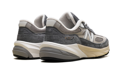 990v6 "Made in USA - Castlerock" U990GR6