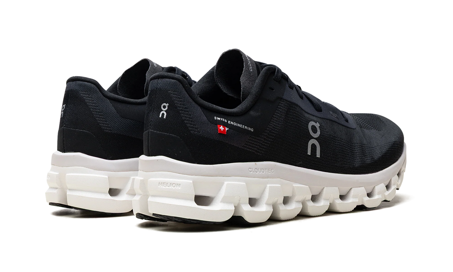 Cloudflow 4 WMNS "Black White" 3WD30110299