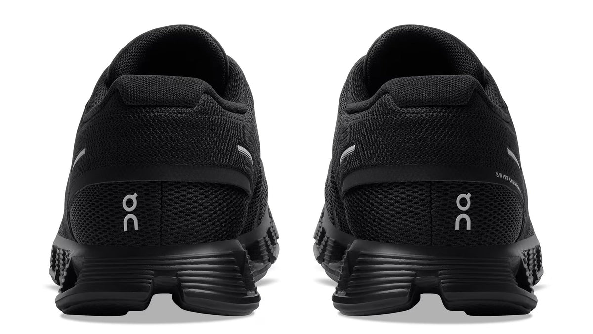 Running Cloud 5 All Black (W)