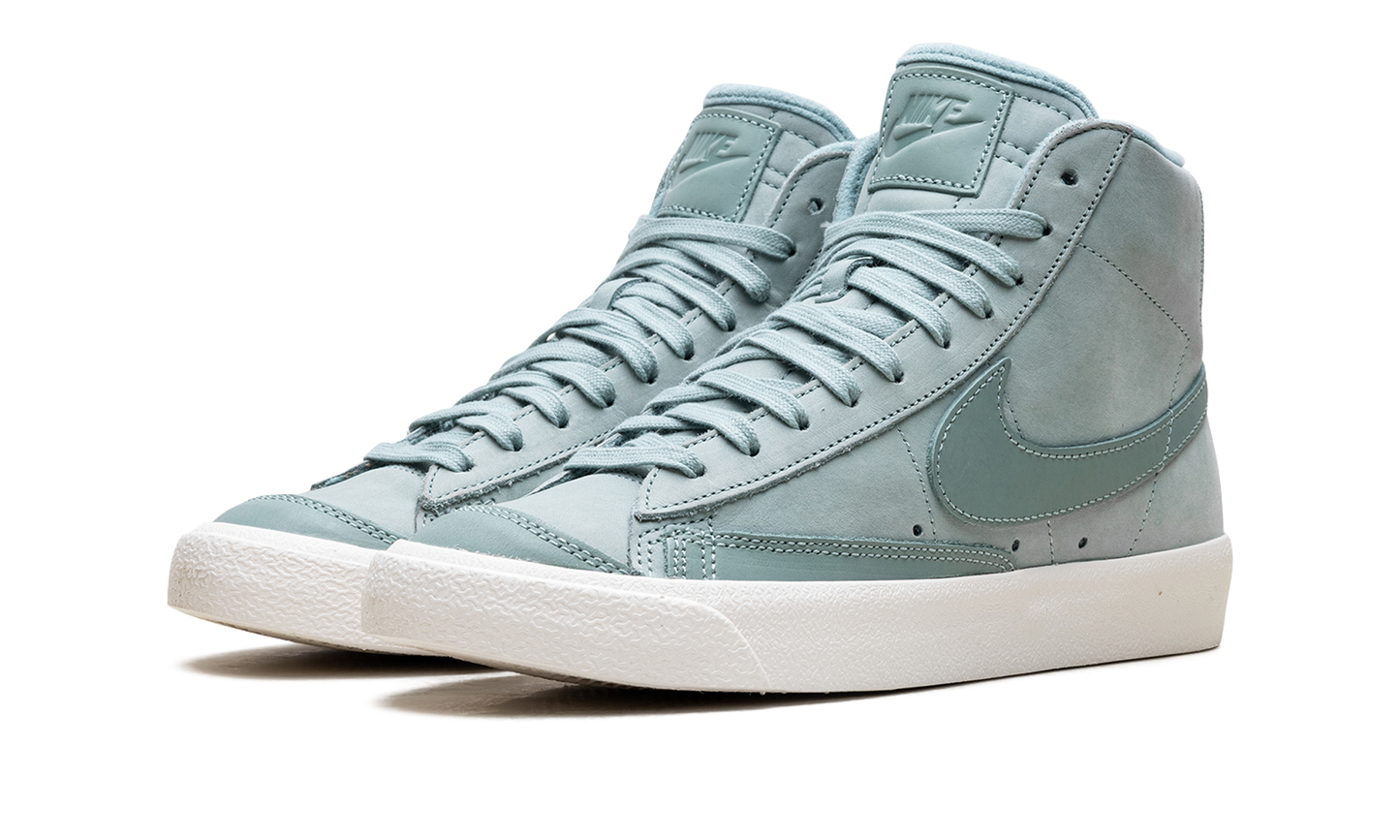 Blazer Mid WMNS"Mineral" DQ7572 300