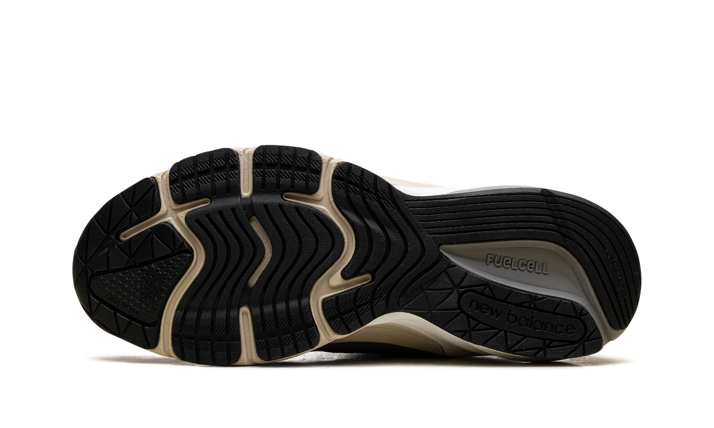 990v6 "Made in USA - Castlerock" U990GR6