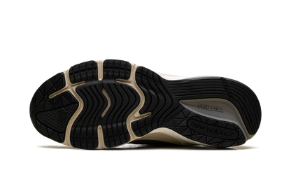 990v6 "Made in USA - Castlerock" U990GR6