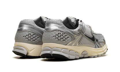 Zoom Vomero 5 "Grey Fog Chrome" IM3486 002