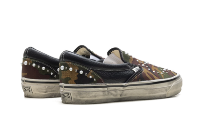 LX Classic Slip-On 98 "Pearlized Pack Camo Black" VN000D9PCAK