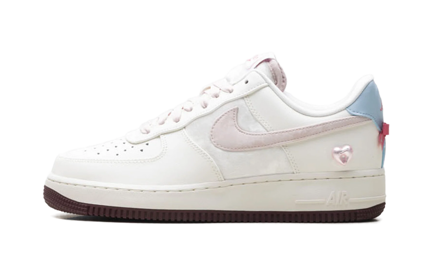 Nike Air Force 1 WMNS "Valentine's Day (2026)" IQ4937 161