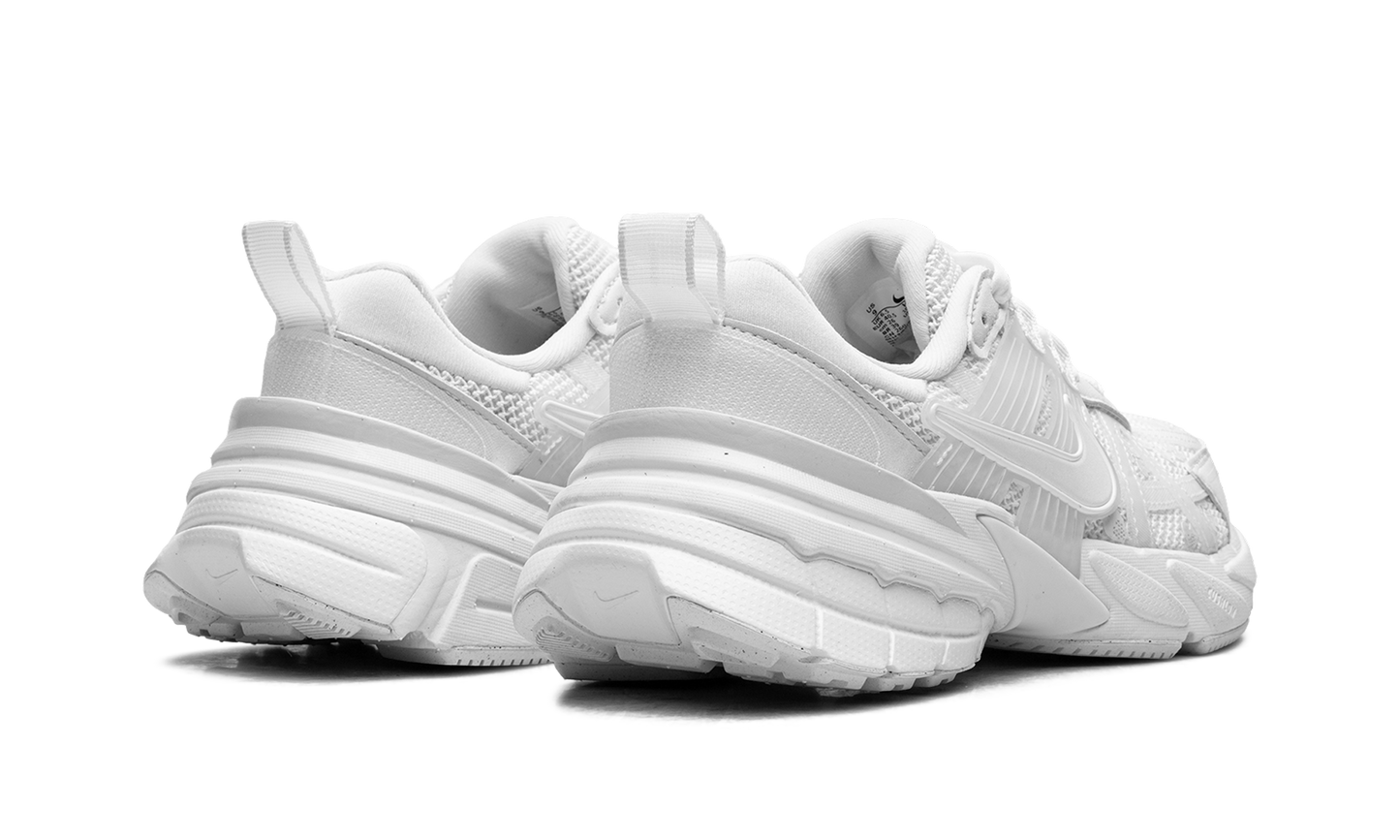 V2K Run WMNS"White Summit White" HJ5269 100