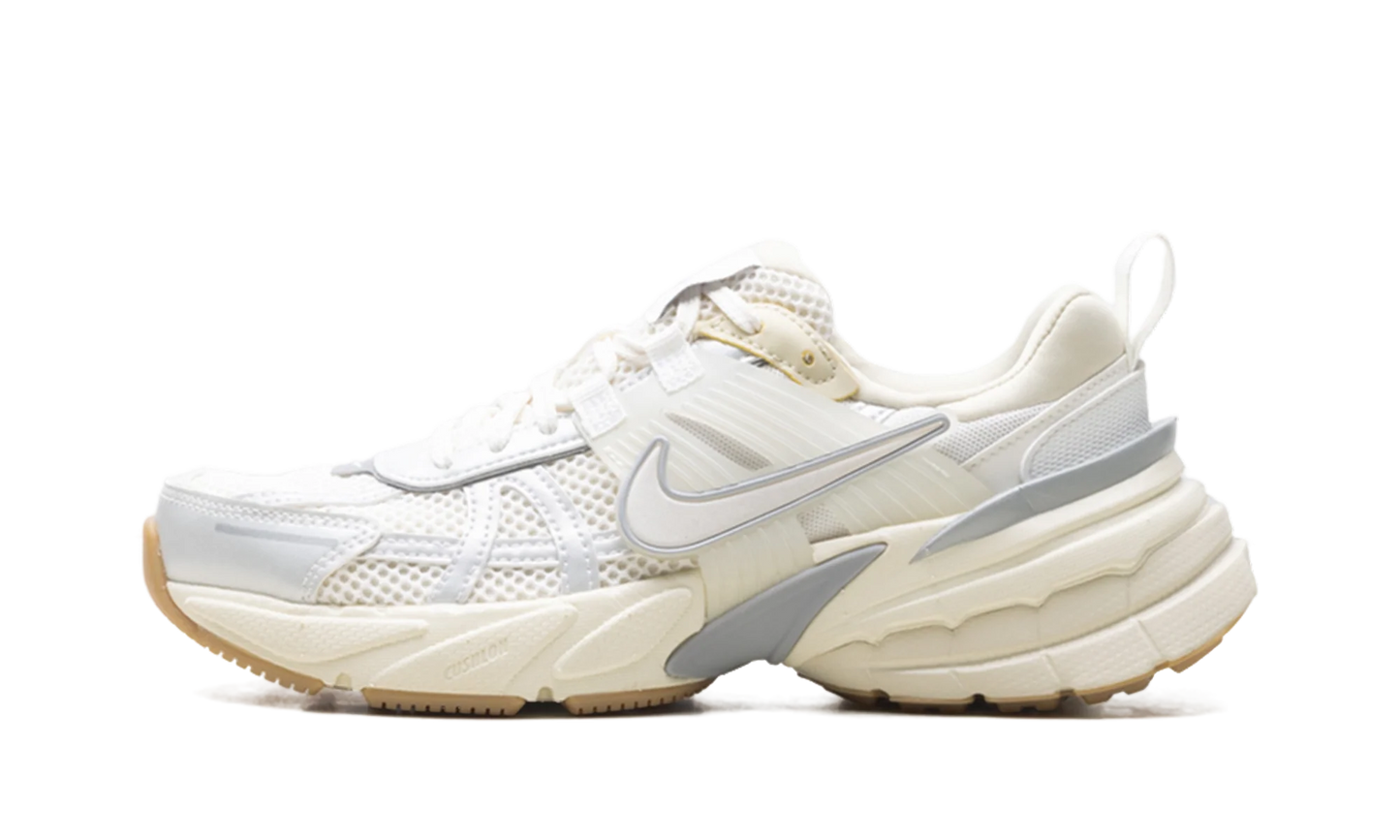 V2K Run WMNS "White Photon Dust Fir" FD0736 108