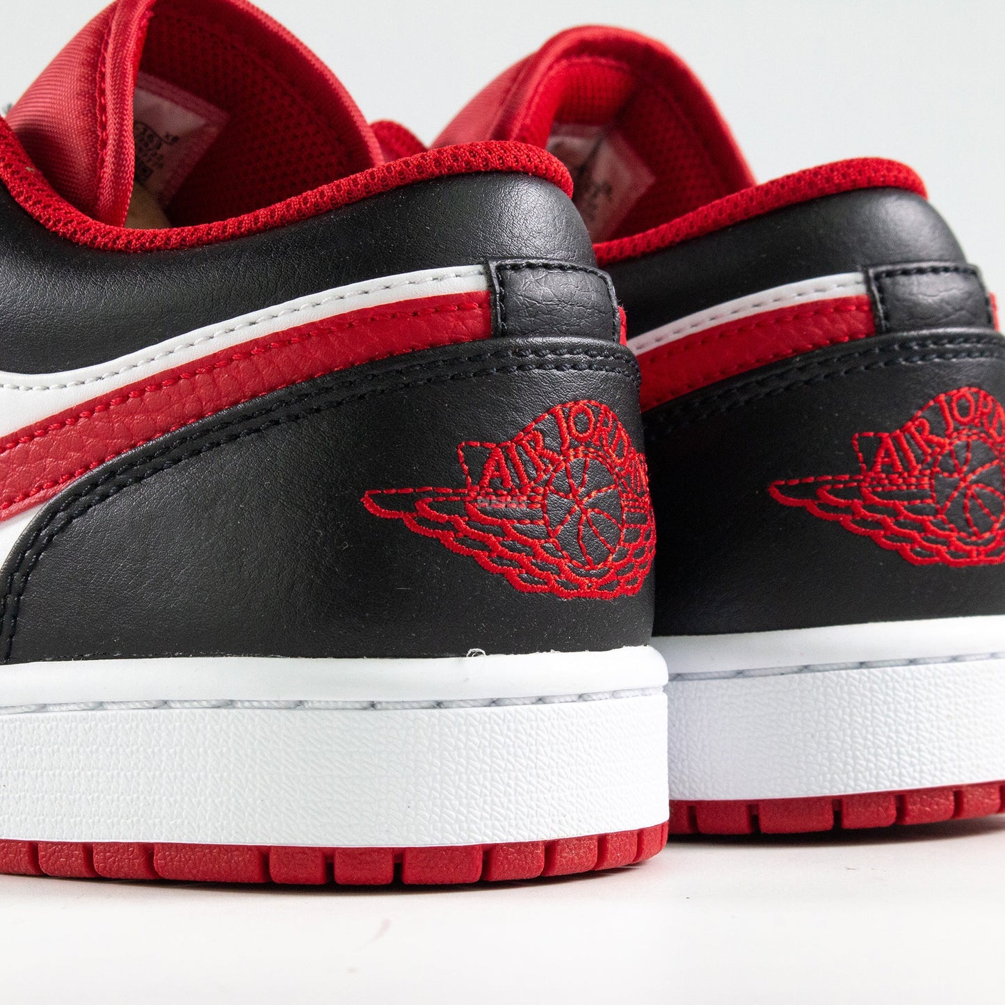 1 Low 'Bulls' (2022)