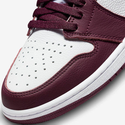 Air Jordan 1 Retro High OG 'Bordeaux' (2021)