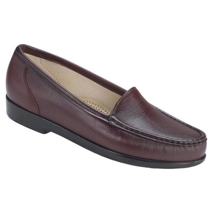 Women's Simplify Slip-On Loafer in Antique Wine Wide