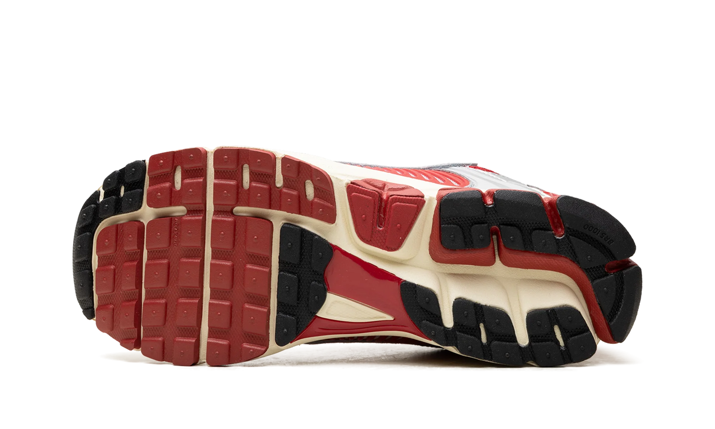 Zoom Vomero 5 "Gym Red Chrome" IM3486 600