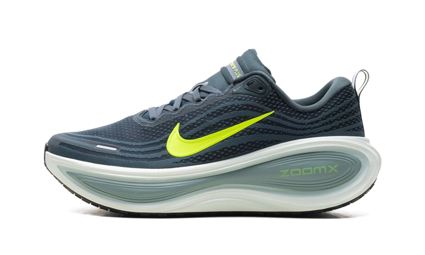 Vomero Plus "Seaweed Volt Green Haze" HV8150 300