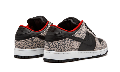 SB Dunk Low Pro "Supreme - Black Cement" 304292 131