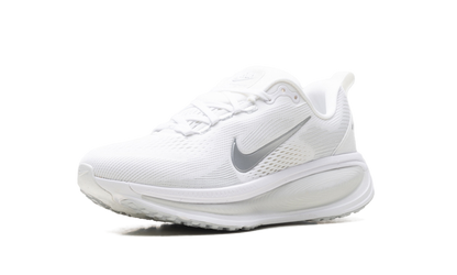 Vomero 18 WMNS"White Photon Dust Summit White Metallic Silver" HM6804 104