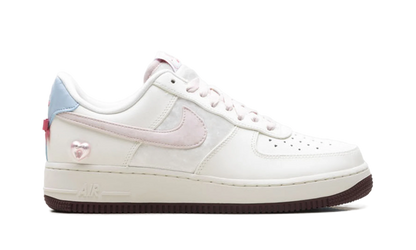 Nike Air Force 1 WMNS "Valentine's Day (2026)" IQ4937 161