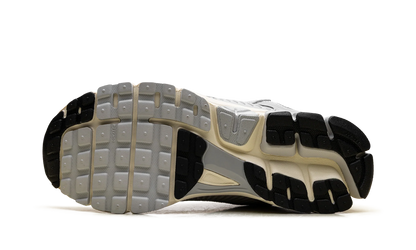 Zoom Vomero 5 "Grey Fog Chrome" IM3486 002