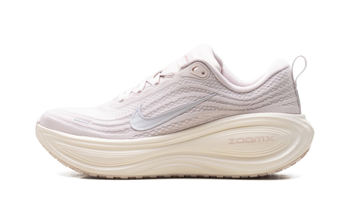 Vomero Plus WMNS "Silt Red Stardust" HV8154 605