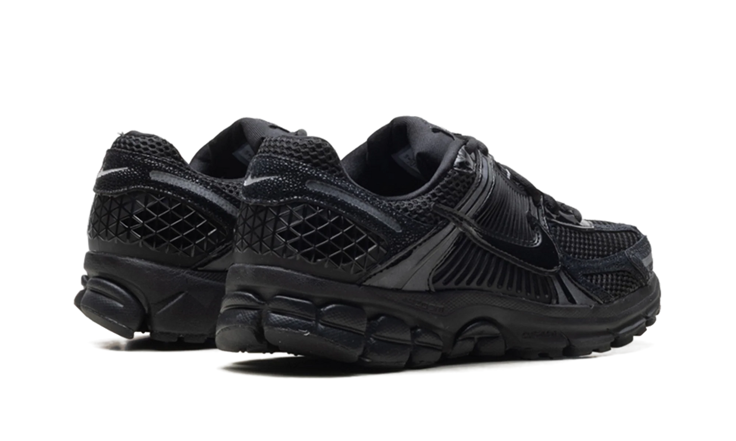 Zoom Vomero 5 WMNS "Black Patent" II6236 001