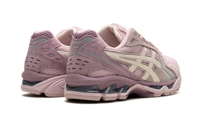 GEL KAYANO 14 WMNS "BARELY ROSE CREAM" 1202A105 700