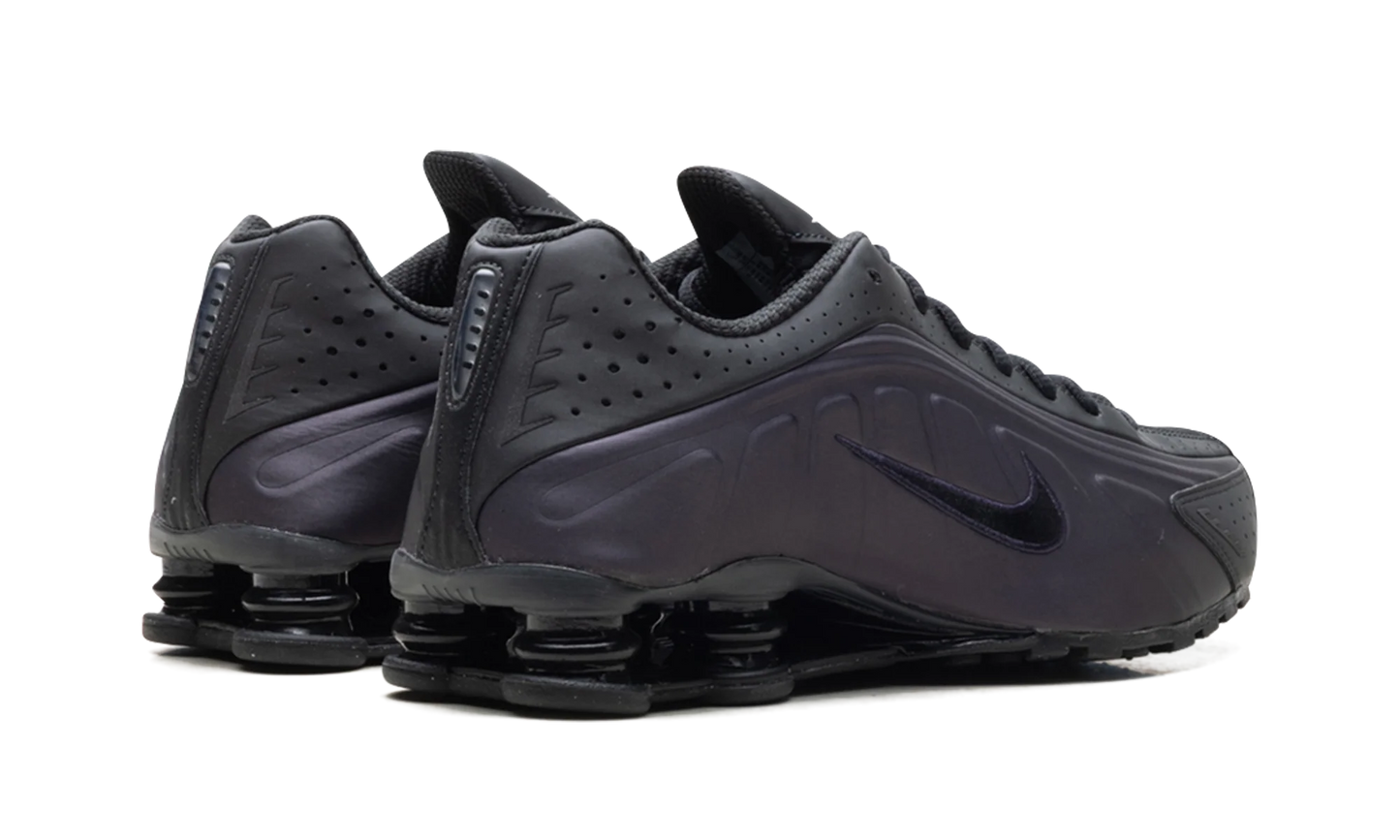 Shox R4 "Cave Purple Black" HQ1988 500
