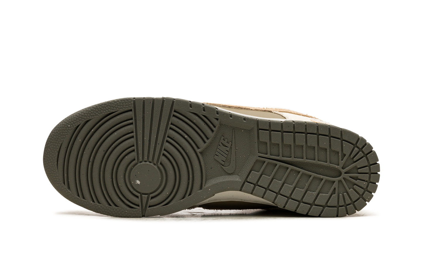 DUNK LOW WMNS"Light Bone Neutral Olive" FZ4341 100