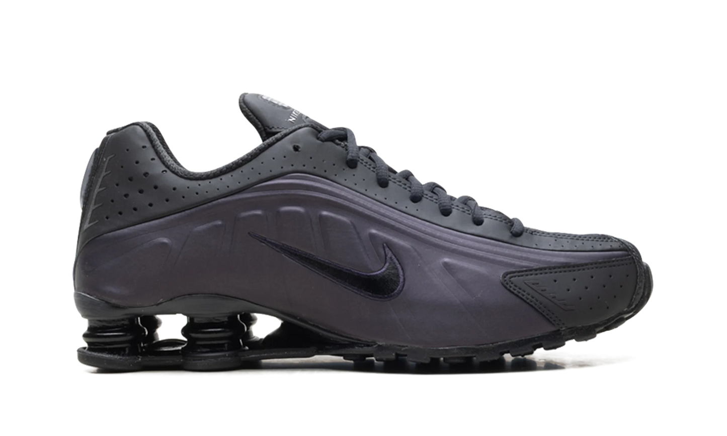 Shox R4 "Cave Purple Black" HQ1988 500