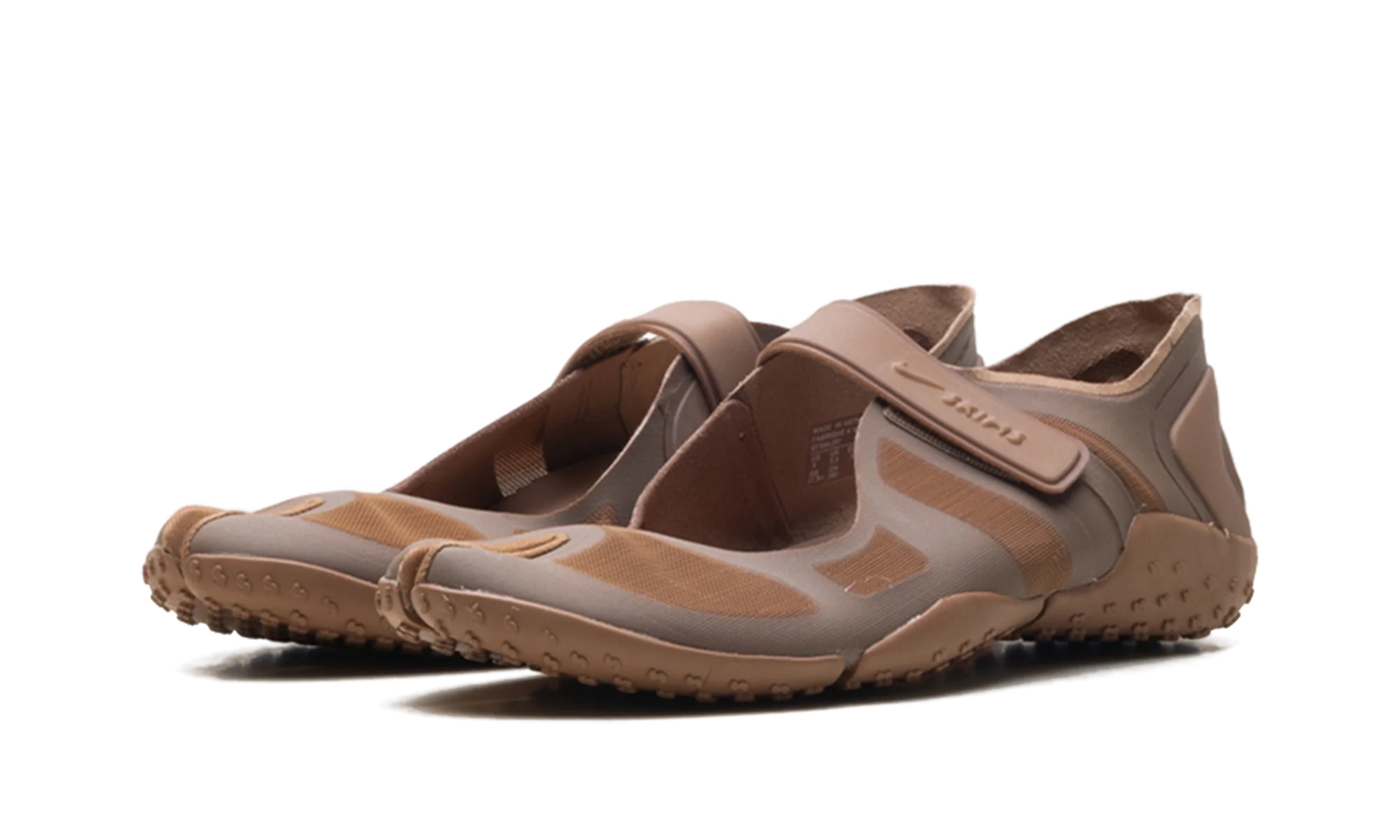 Air Rift Mesh WMNS "SKIMS - Archaeo Brown" IO7694 201