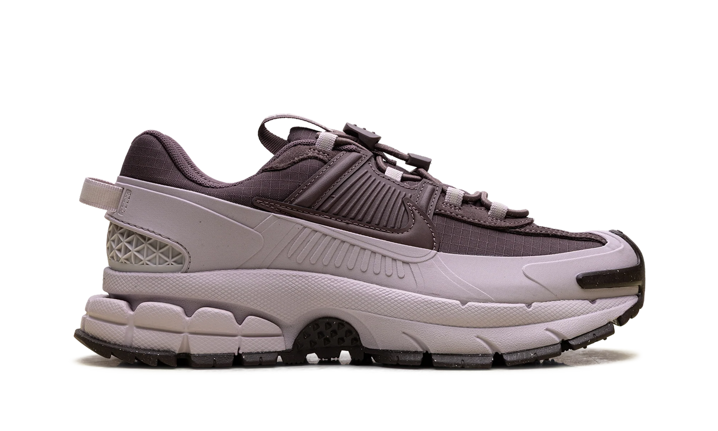 Nike Zoom Vomero 5 Roam WMNS "Particle Rose" HQ2181 501