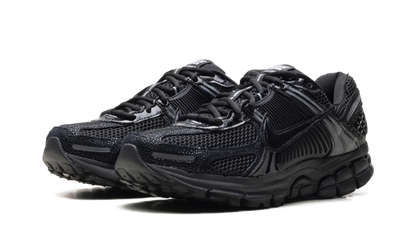 Zoom Vomero 5 WMNS "Black Patent" II6236 001