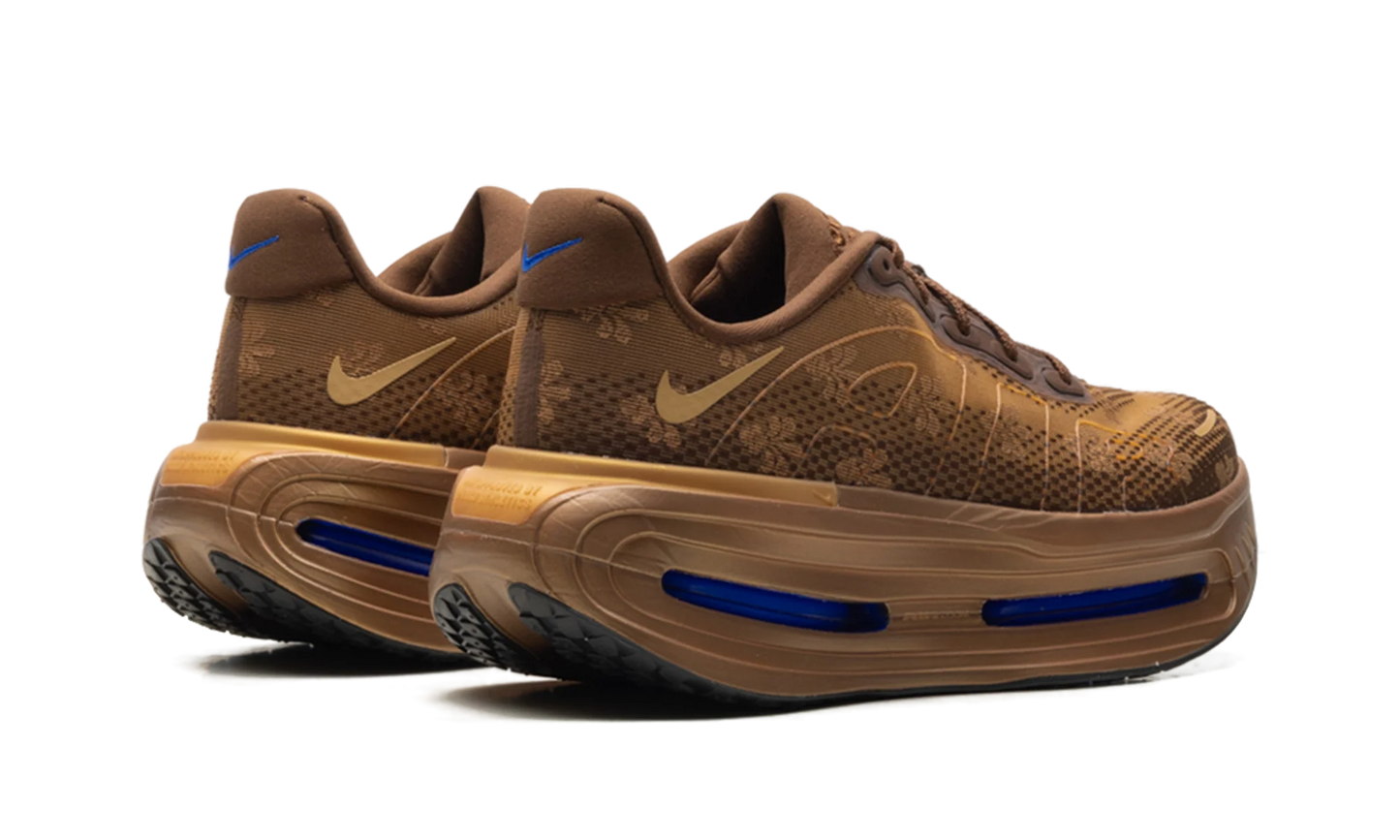 Vomero Premium WMNS "Flat Stout" IQ0028 200