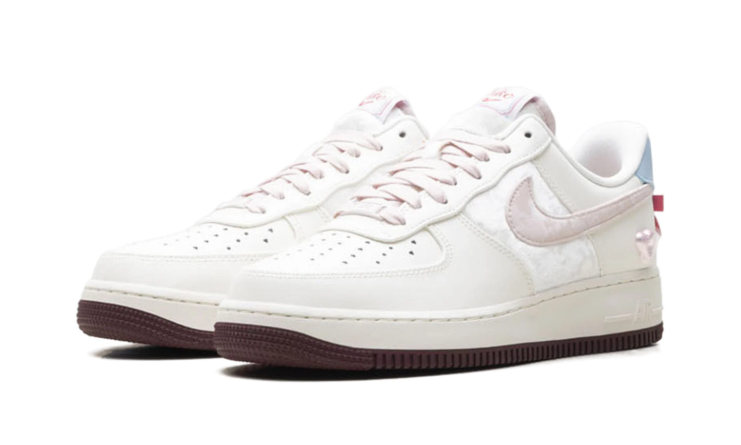 Nike Air Force 1 WMNS "Valentine's Day (2026)" IQ4937 161
